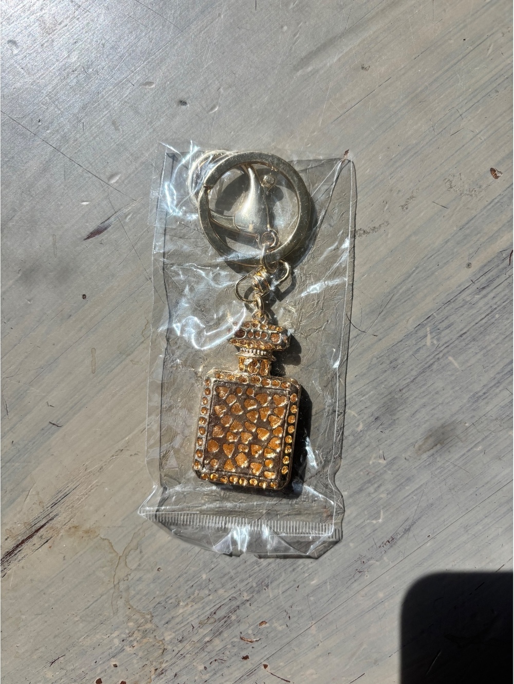 Amor pink crystal bag charm key chain gold tone with pink - Picture 3 of 3